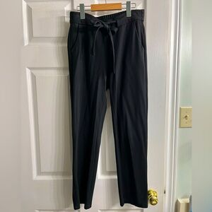 BADGLEY MISCHKA ~ tie front pants ~ size S